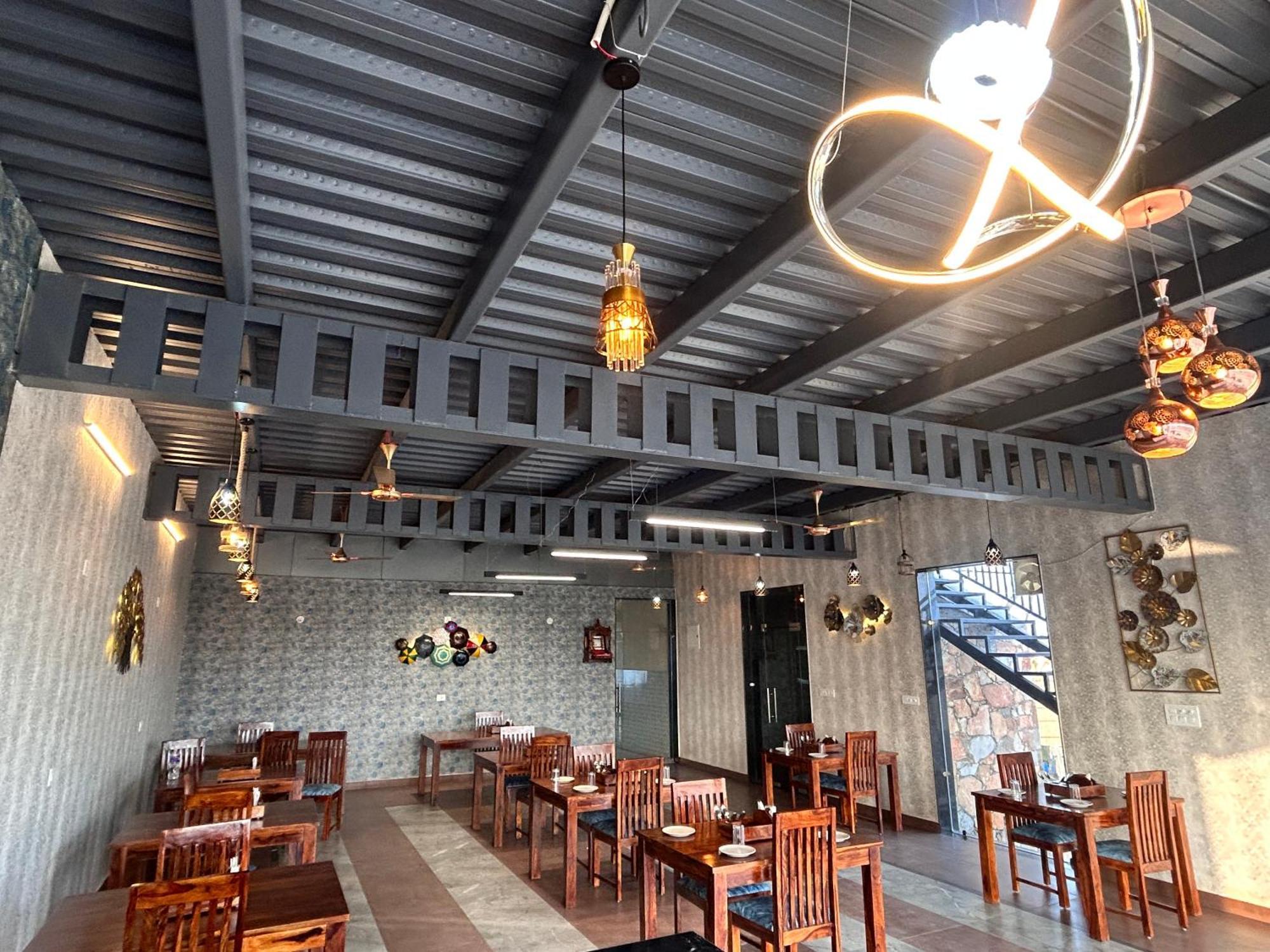 Royal Rajasthan Resort Sikar ภายนอก รูปภาพ