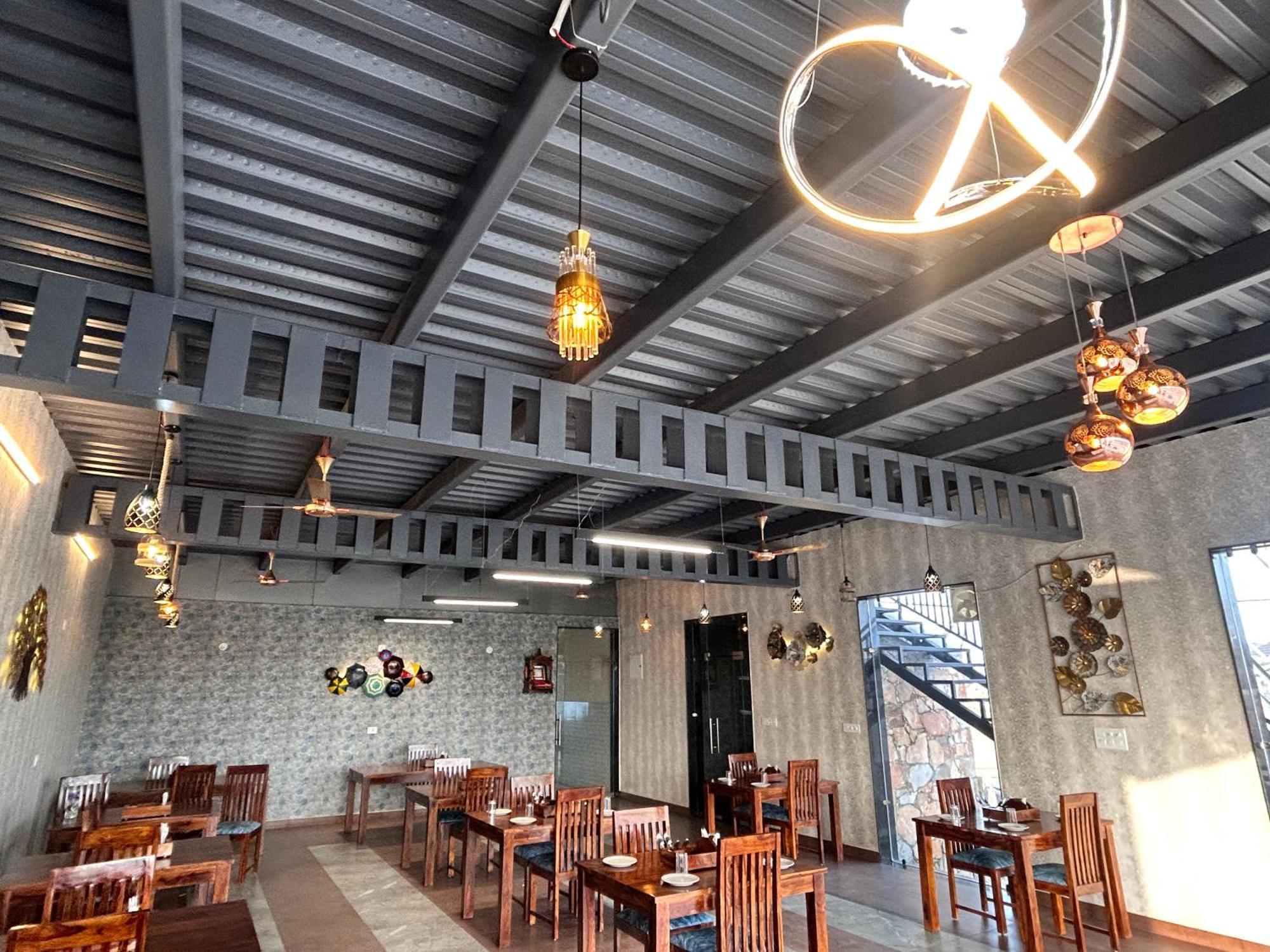 Royal Rajasthan Resort Sikar ภายนอก รูปภาพ