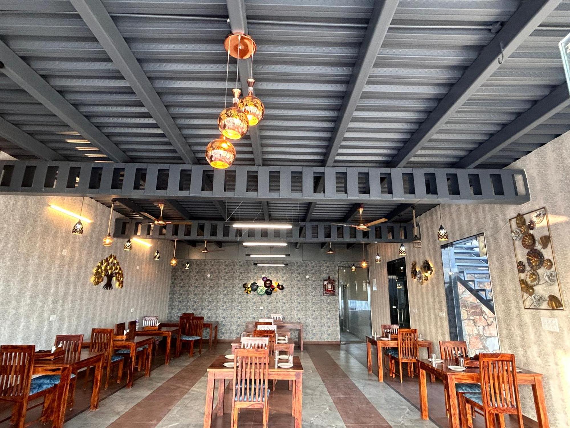 Royal Rajasthan Resort Sikar ภายนอก รูปภาพ