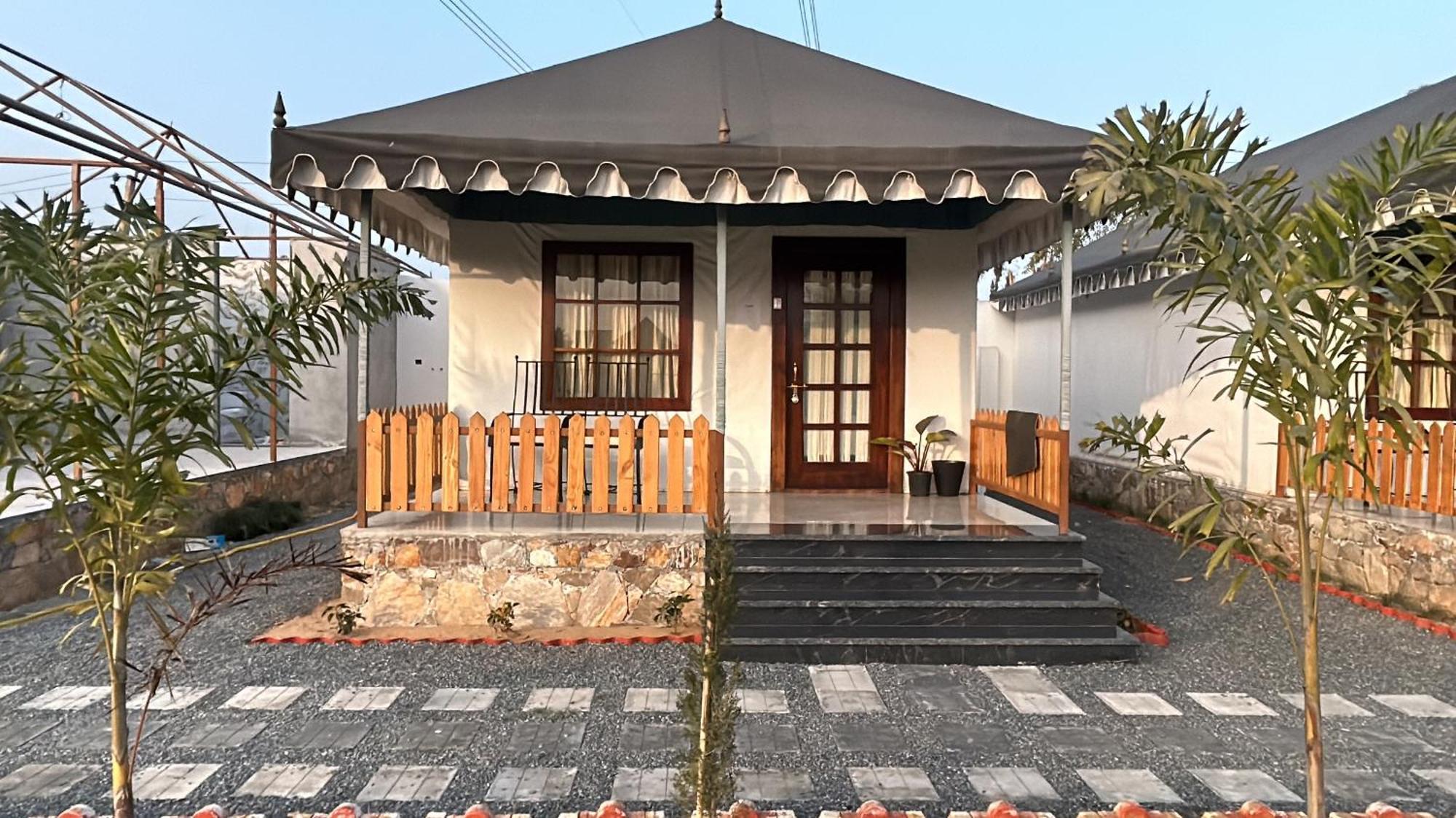 Royal Rajasthan Resort Sikar ภายนอก รูปภาพ
