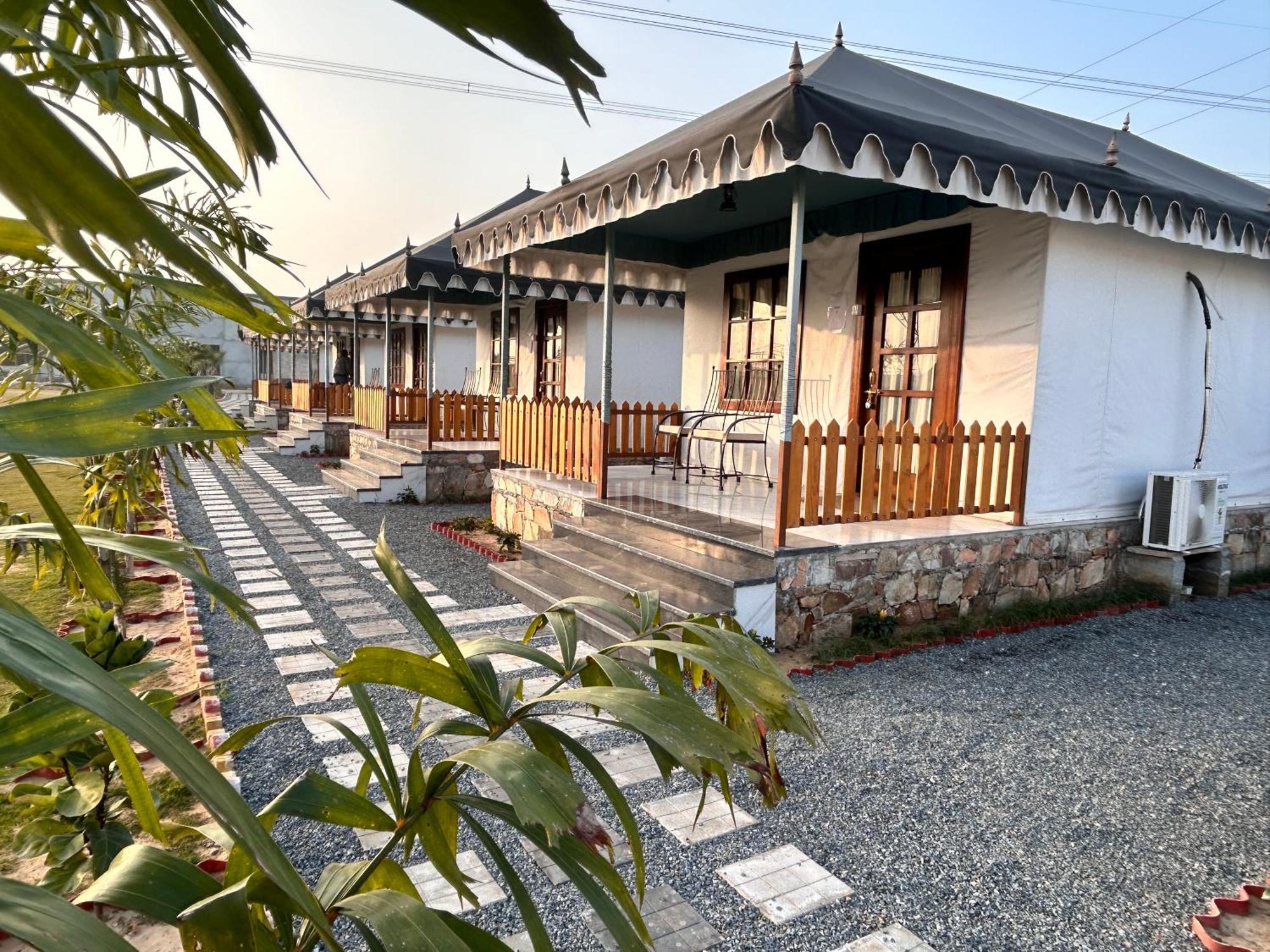 Royal Rajasthan Resort Sikar ภายนอก รูปภาพ