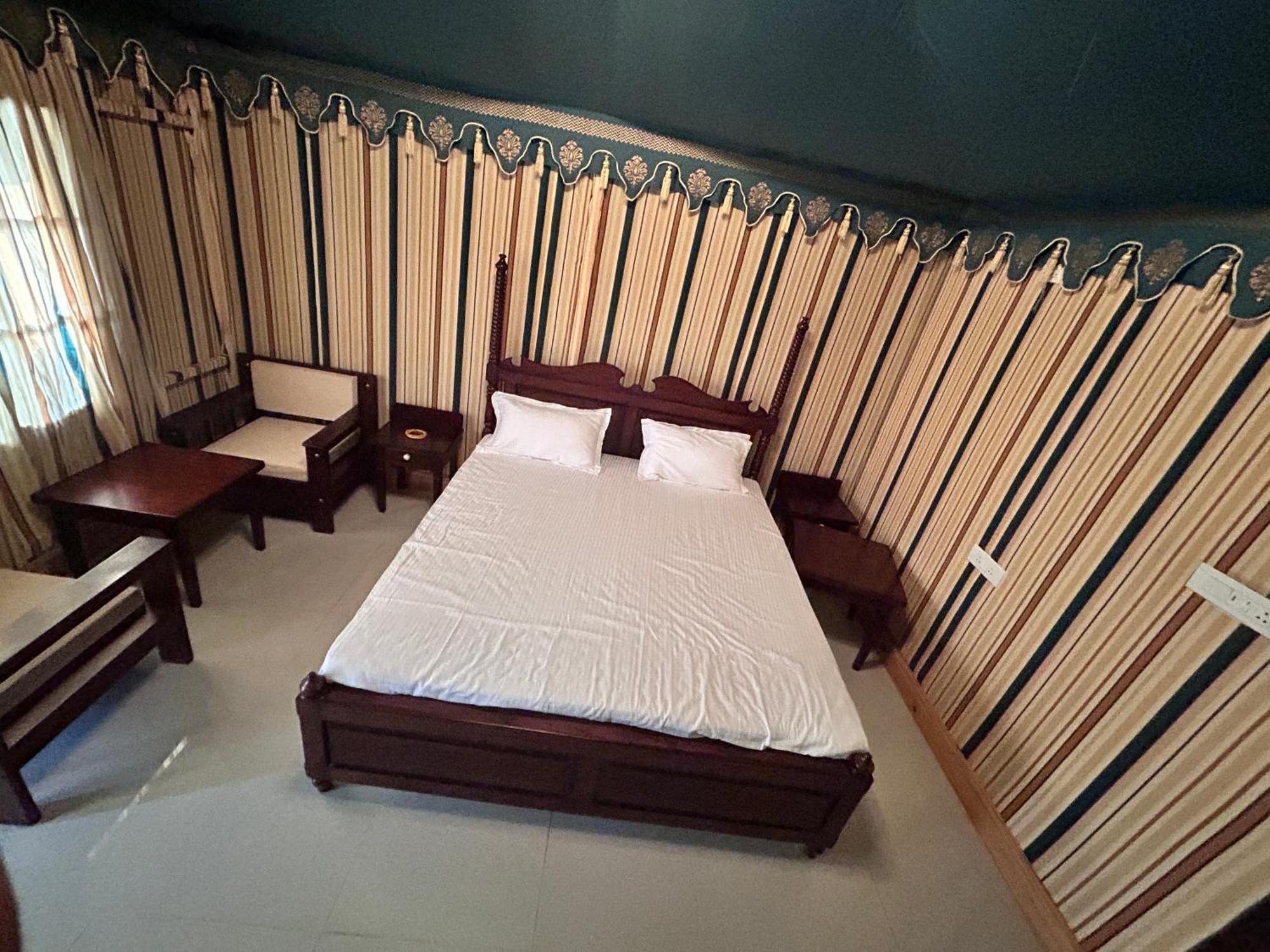 Royal Rajasthan Resort Sikar ภายนอก รูปภาพ