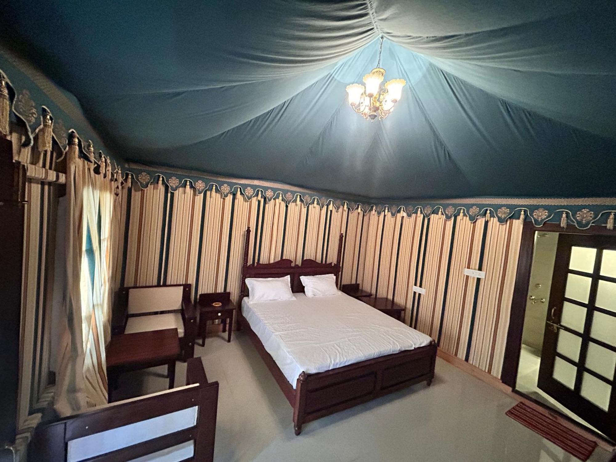 Royal Rajasthan Resort Sikar ภายนอก รูปภาพ