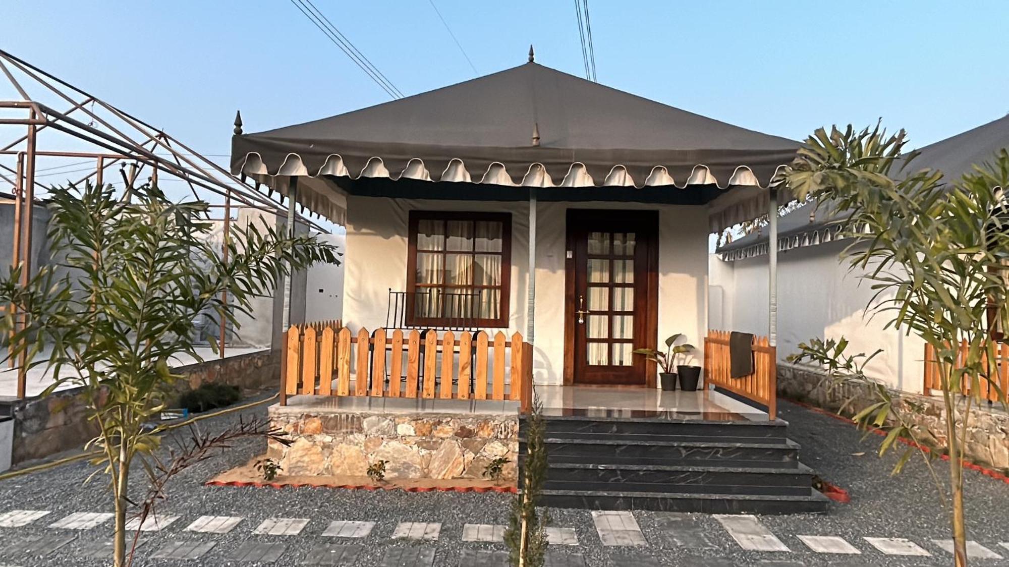 Royal Rajasthan Resort Sikar ภายนอก รูปภาพ