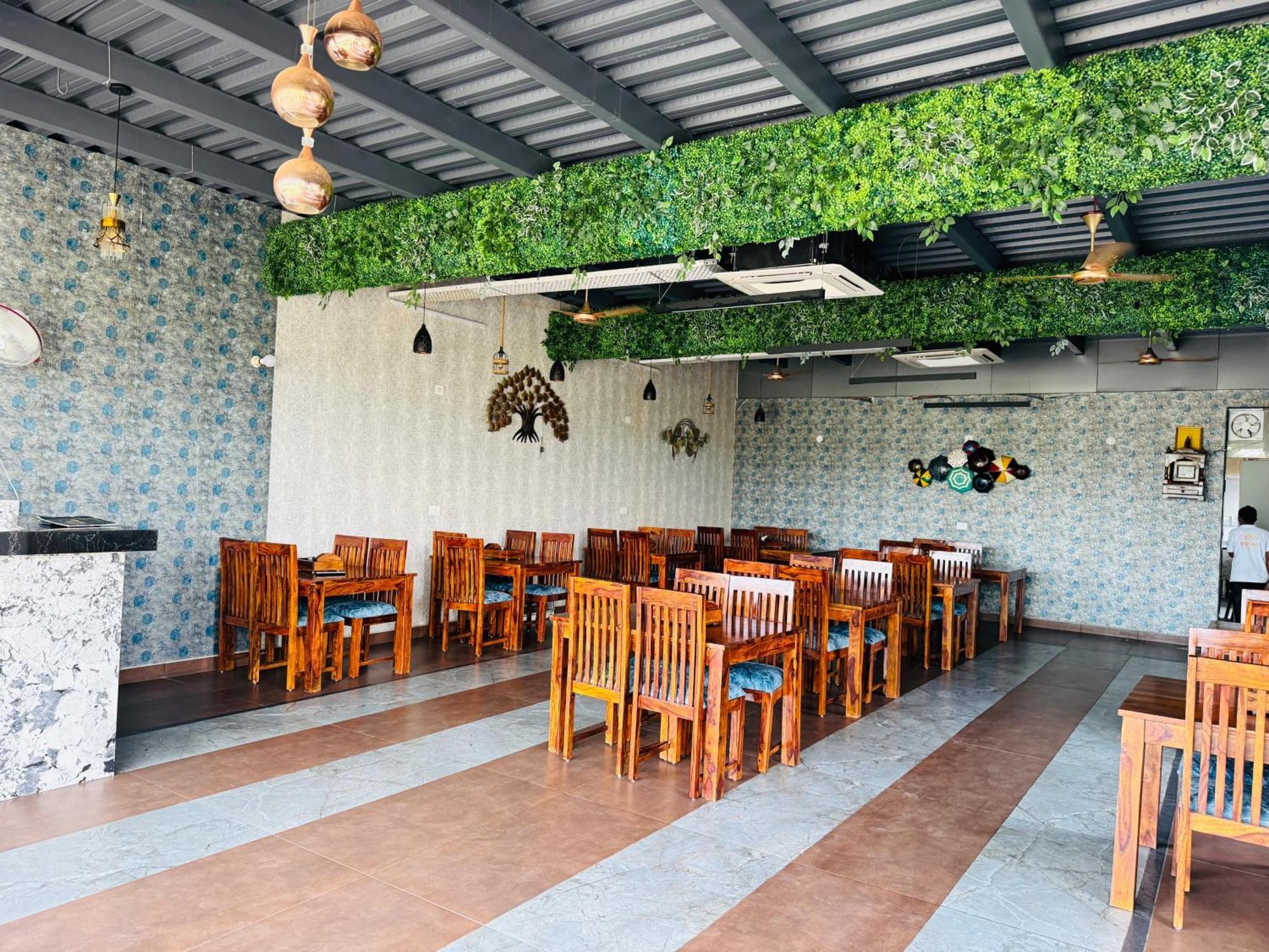 Royal Rajasthan Resort Sikar ภายนอก รูปภาพ
