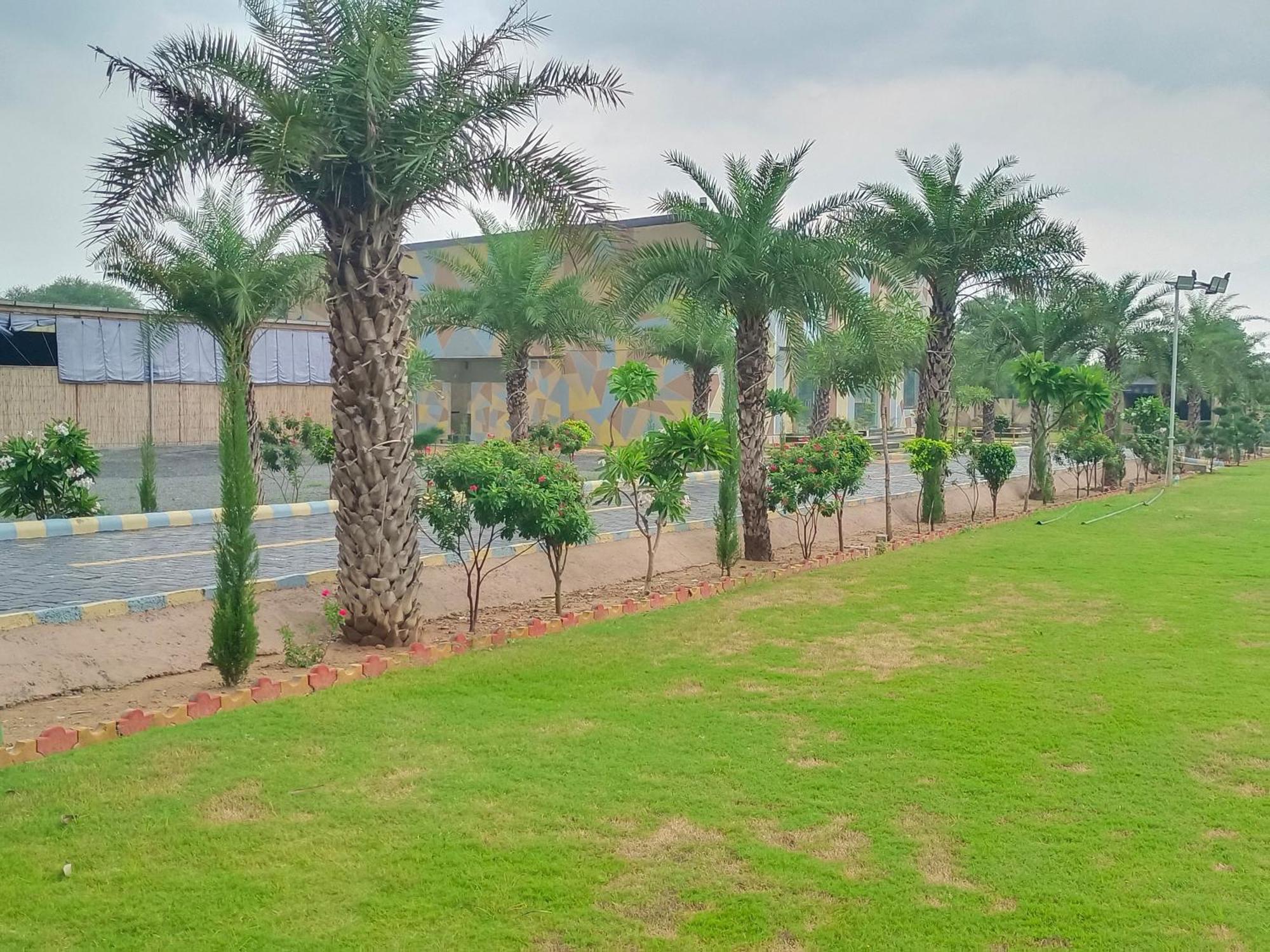 Royal Rajasthan Resort Sikar ภายนอก รูปภาพ