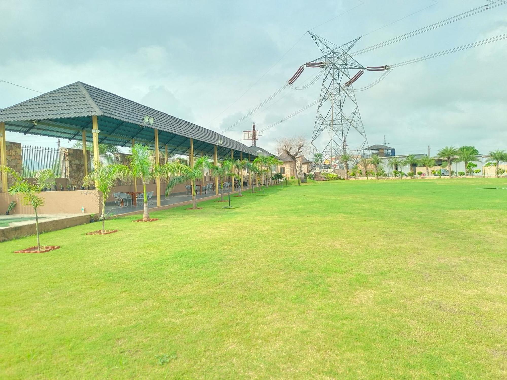 Royal Rajasthan Resort Sikar ภายนอก รูปภาพ