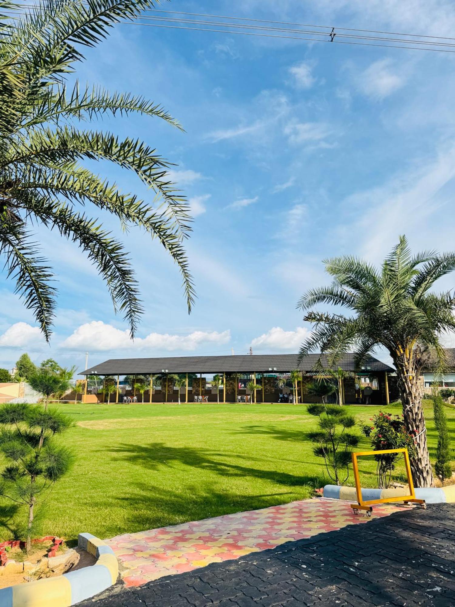 Royal Rajasthan Resort Sikar ภายนอก รูปภาพ