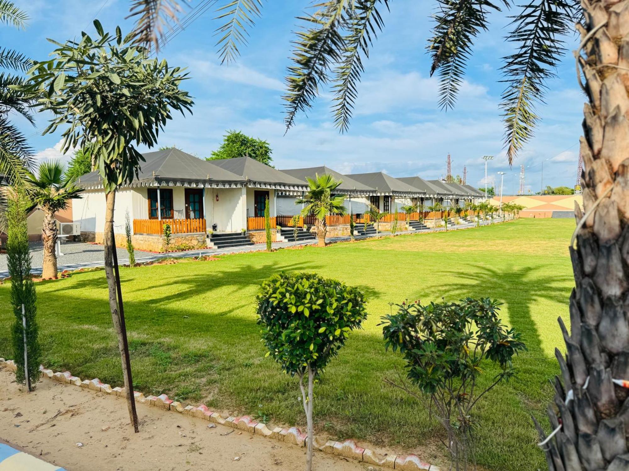 Royal Rajasthan Resort Sikar ภายนอก รูปภาพ