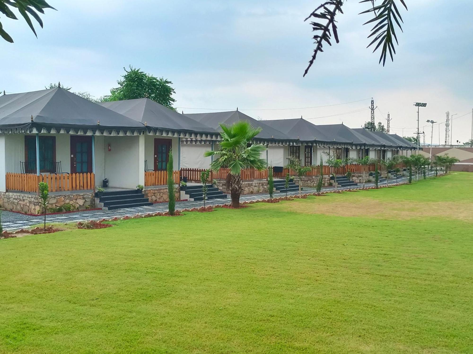 Royal Rajasthan Resort Sikar ภายนอก รูปภาพ