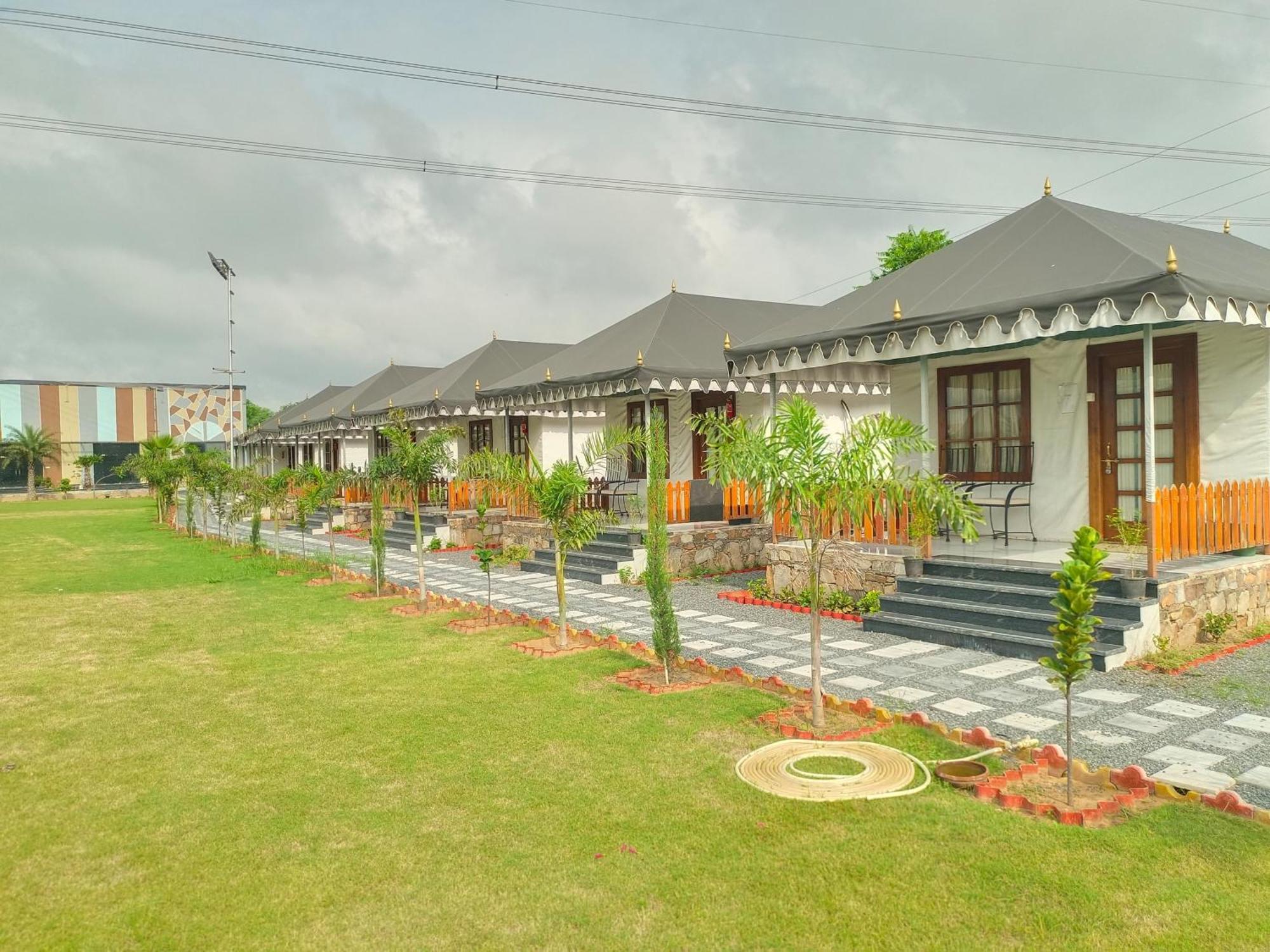Royal Rajasthan Resort Sikar ภายนอก รูปภาพ